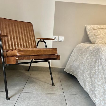 Suite Danbury Lyon Bagian luar foto