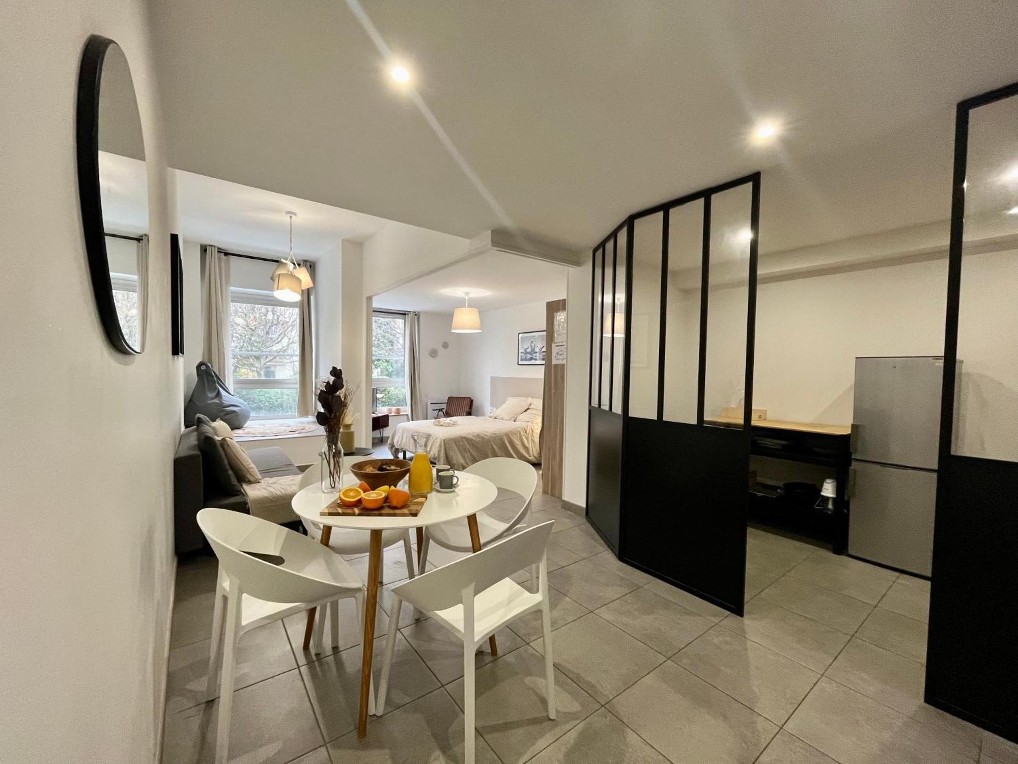 Suite Danbury Lyon Bagian luar foto