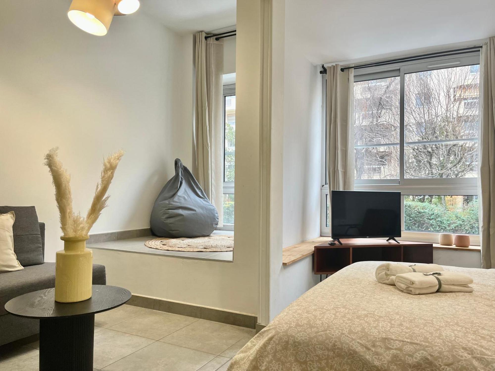 Suite Danbury Lyon Bagian luar foto