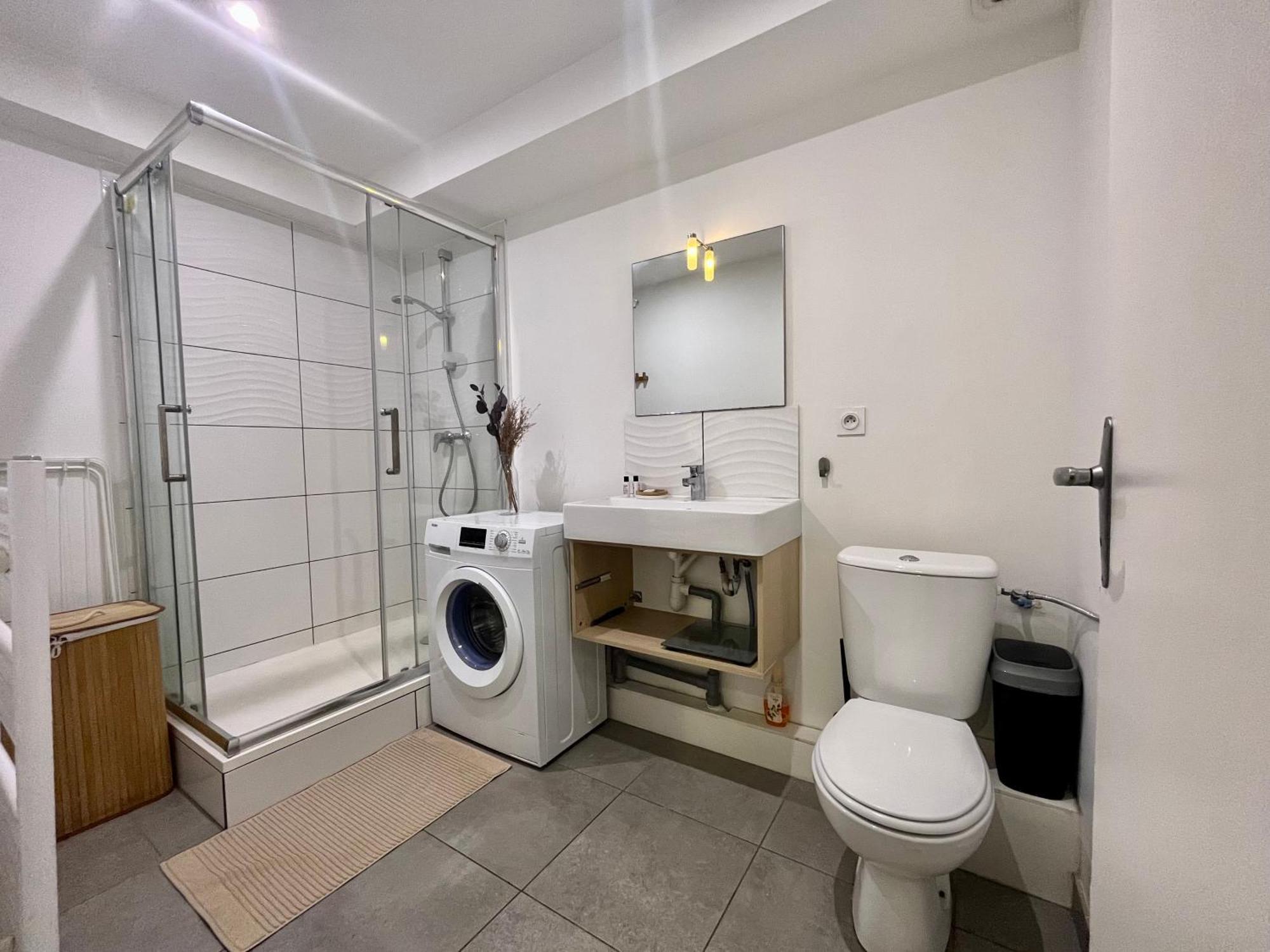 Suite Danbury Lyon Bagian luar foto