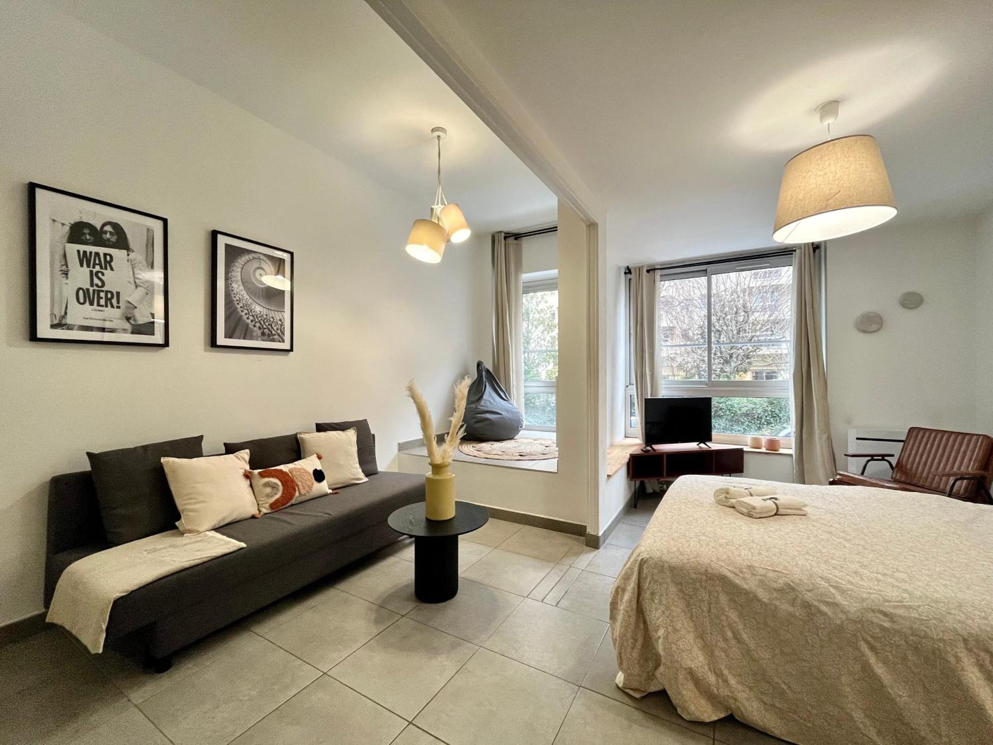 Suite Danbury Lyon Bagian luar foto