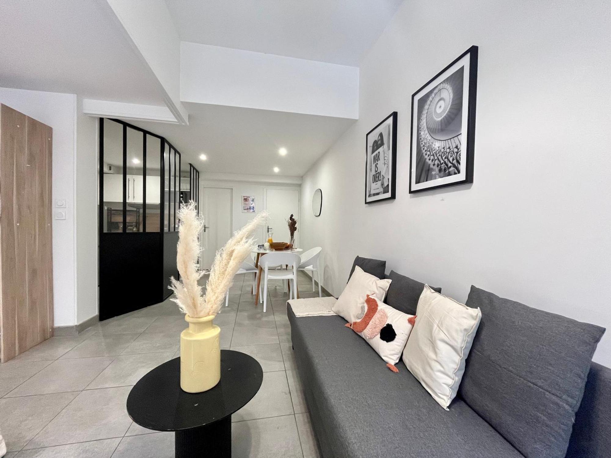 Suite Danbury Lyon Bagian luar foto