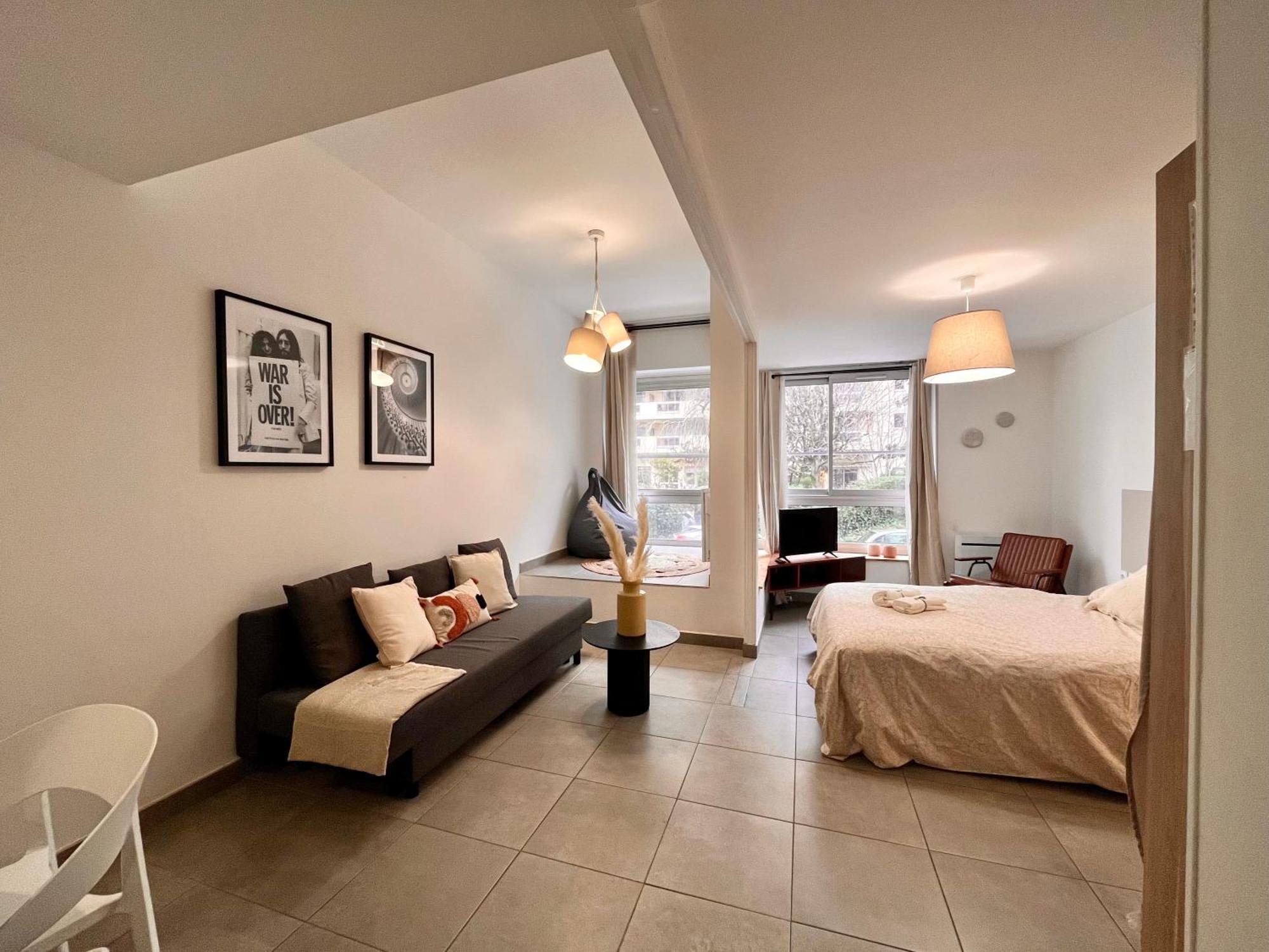 Suite Danbury Lyon Bagian luar foto